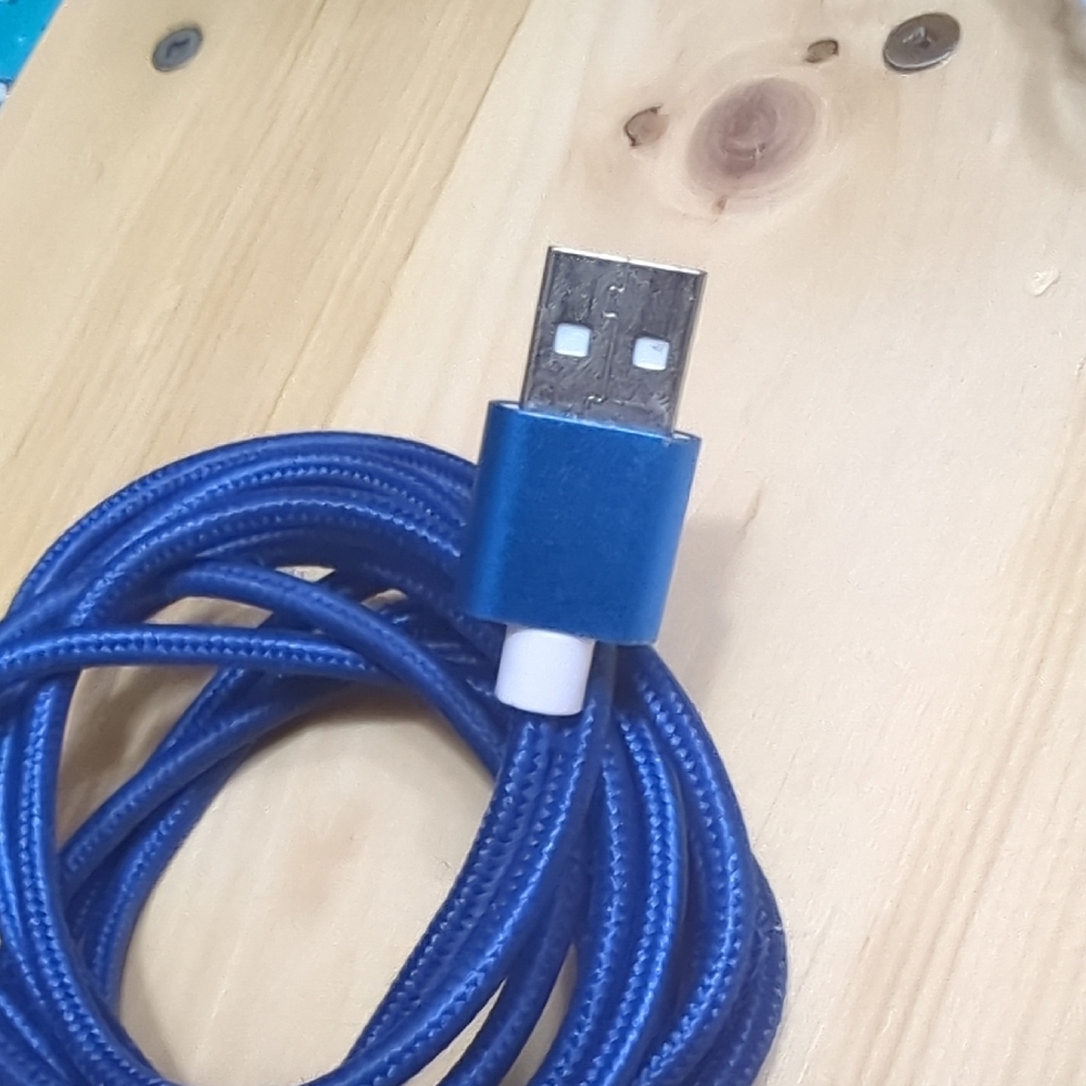 Premium Blue and White USB Charging Cables - Picture 5 of 5